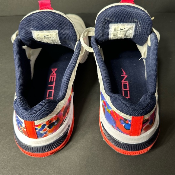 Nike Kids White and Pink Athletic Shoes - Picture 4 of 7